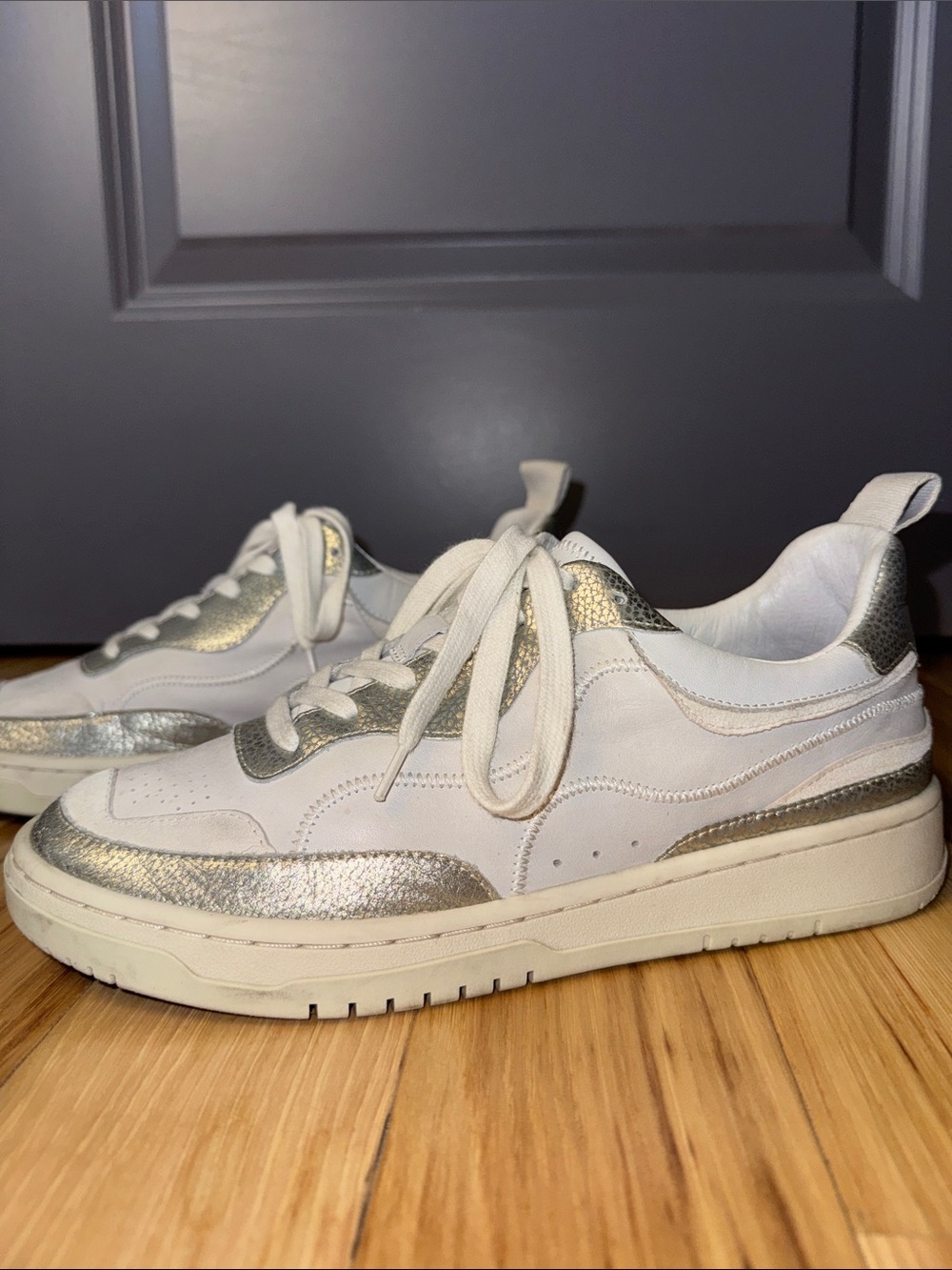 Dolce Vita Zina Platform Sneakers Women’s Silver Metallic White Fashion Sneakers